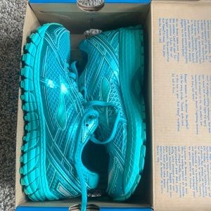 Women’s Brooks Adrenaline GTS 15 Teal
